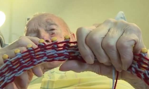 Morrie Boogart a 91-Year-Old Man Knits Hats For The Homeless